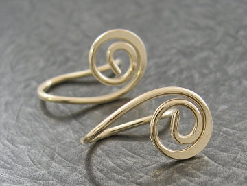 Almost Nothing Swirl Earring in Gold